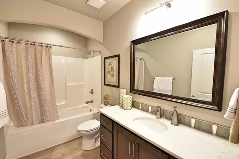 807 Colony Pt, Bismarck, ND 58503 photo 17