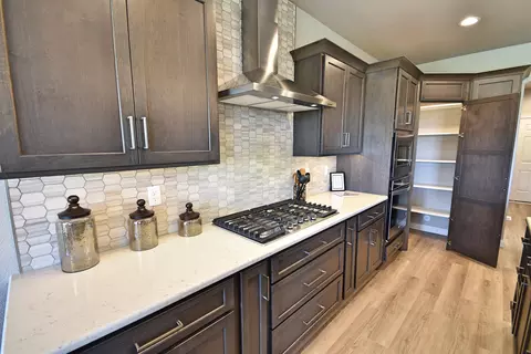 807 Colony Pt, Bismarck, ND 58503 photo 10