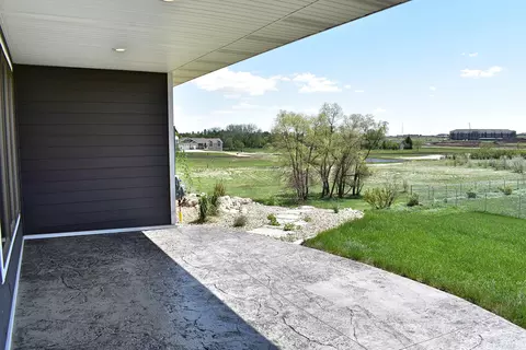 807 Colony Pt, Bismarck, ND 58503 photo 4