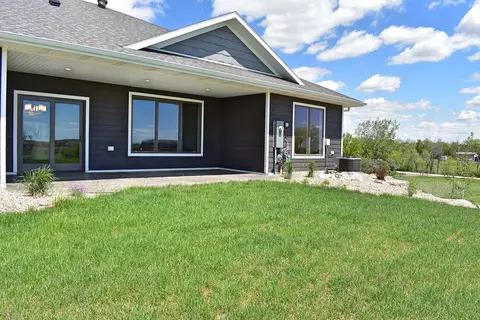 807 Colony Pt, Bismarck, ND 58503 photo 3