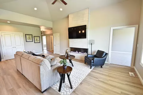 807 Colony Pt, Bismarck, ND 58503 photo 7
