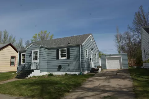 1604 E Ave D E, Bismarck, ND 58501 photo 2