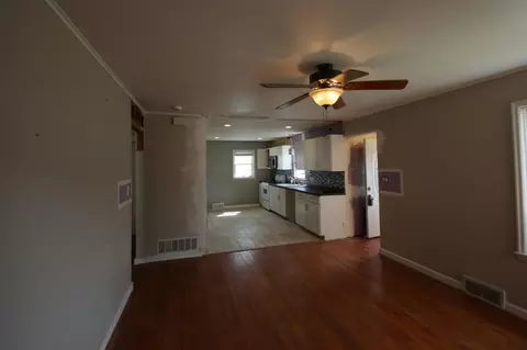 1604 E Ave D E, Bismarck, ND 58501 photo 4