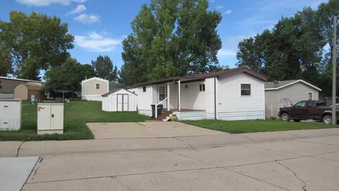 4304 Claridge Loop, Bismarck, ND 58503 photo 1