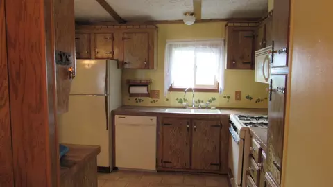 4304 Claridge Loop, Bismarck, ND 58503 photo 8