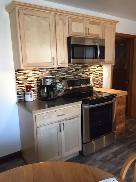 913 Collins Ave, Mandan, ND 58554 photo 4