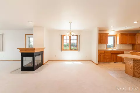 2200 Pirates Loop SE, Mandan, ND 58554 photo 7