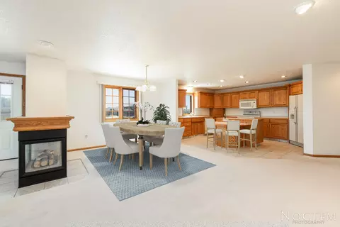 2200 Pirates Loop SE, Mandan, ND 58554 photo 4