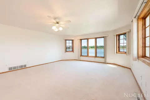 2200 Pirates Loop SE, Mandan, ND 58554 photo 9