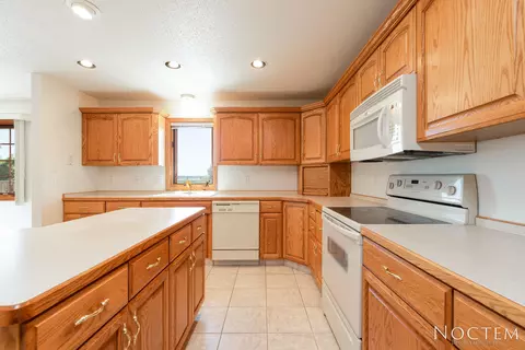 2200 Pirates Loop SE, Mandan, ND 58554 photo 15