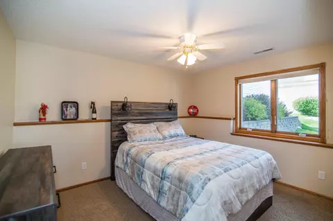 1902 Harding Pl, Bismarck, ND 58501 photo 48