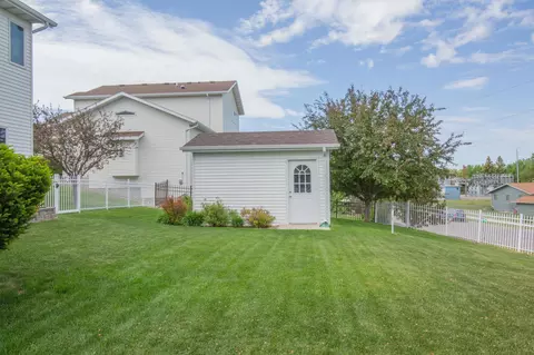 1902 Harding Pl, Bismarck, ND 58501 photo 38
