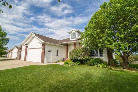 1902 Harding Pl, Bismarck, ND 58501 photo 2