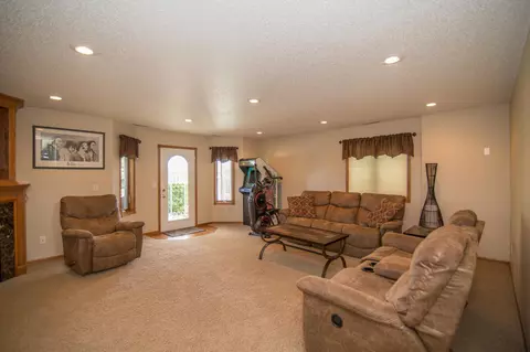 1902 Harding Pl, Bismarck, ND 58501 photo 35