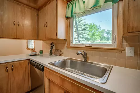1708 Braman Ave, Bismarck, ND 58501 photo 17