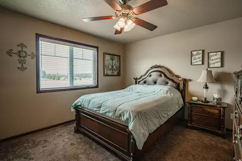 1139 Santa Fe Ave, Bismarck, ND 58504 photo 16