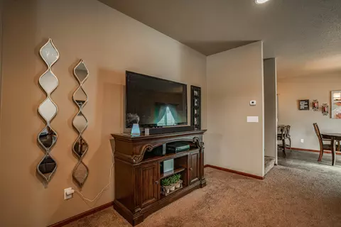 1139 Santa Fe Ave, Bismarck, ND 58504 photo 5