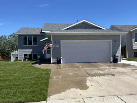 2514 10th Ave SE, Mandan, ND 58554 photo 4