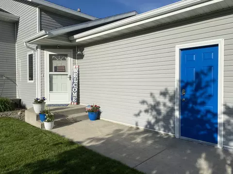 2514 10th Ave SE, Mandan, ND 58554 photo 3