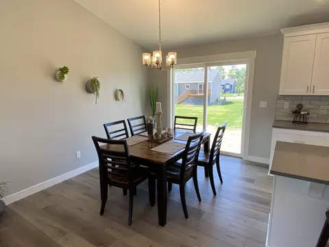 3918 Leighton Dr, Bismarck, ND 58504 photo 8