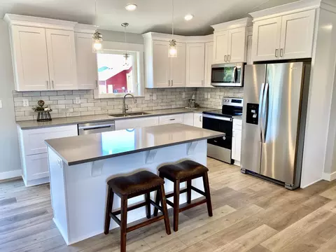 3918 Leighton Dr, Bismarck, ND 58504 photo 3