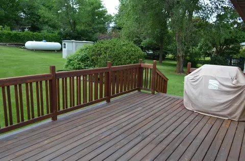 219 Sheila Dr, Beulah, ND 58523 photo 2