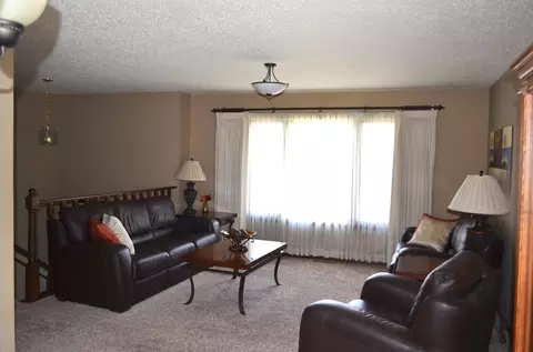 219 Sheila Dr, Beulah, ND 58523 photo 7