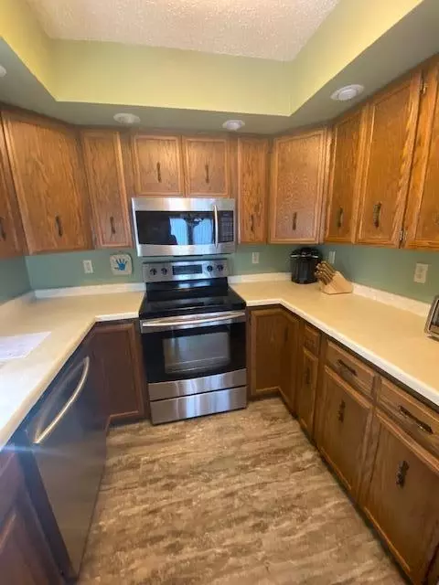 219 Sheila Dr, Beulah, ND 58523 photo 5