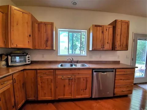 1137 Cherry Ln, Beulah, ND 58523 photo 7