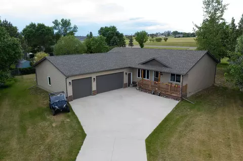1137 Cherry Ln, Beulah, ND 58523 photo 1