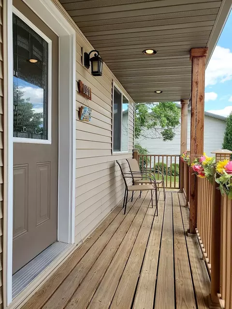 1137 Cherry Ln, Beulah, ND 58523 photo 4