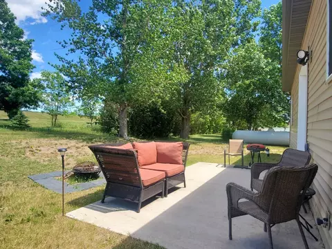 1137 Cherry Ln, Beulah, ND 58523 photo 24