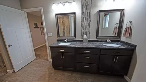 2452 Waterpark Loop SE, Mandan, ND 58554 photo 37