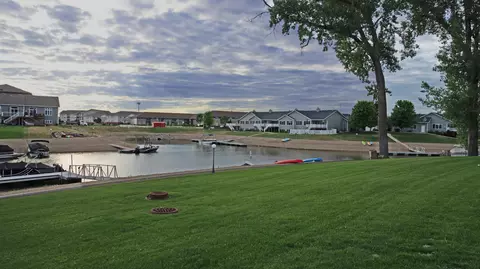 2452 Waterpark Loop SE, Mandan, ND 58554 photo 45