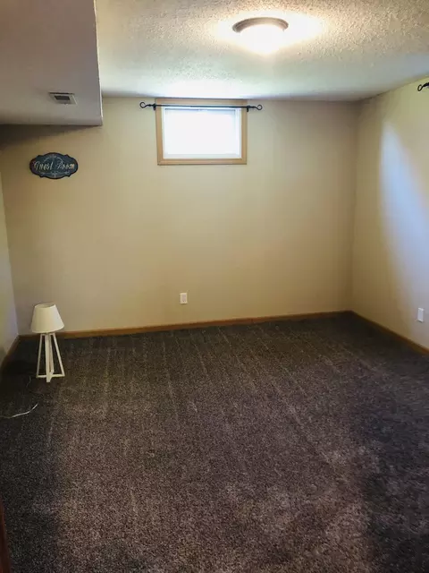 712 29th St, Bismarck, ND 58501 photo 13