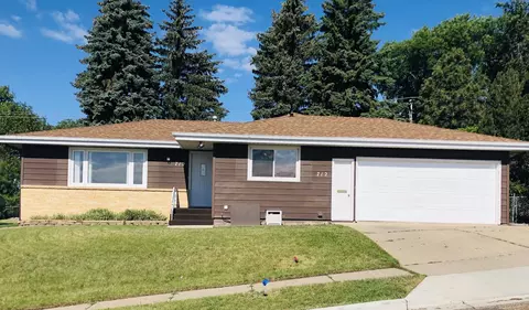712 29th St, Bismarck, ND 58501 photo 1