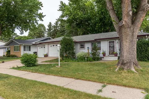 348 Telstar Dr, Bismarck, ND 58503 photo 19