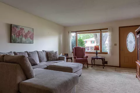 348 Telstar Dr, Bismarck, ND 58503 photo 4