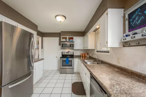 11 Santee Rd, Lincoln, ND 58504 photo 7