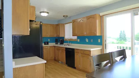 1003 3rd St NE, Mandan, ND 58554 photo 4