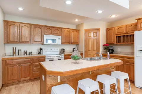 726 Brome Ave, Bismarck, ND 58503 photo 3