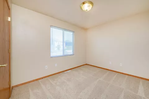 726 Brome Ave, Bismarck, ND 58503 photo 12