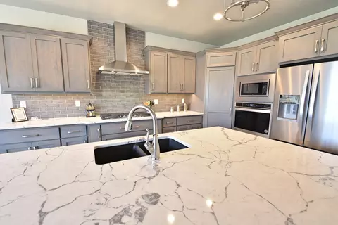 1110 Community Loop, Bismarck, ND 58503 photo 8