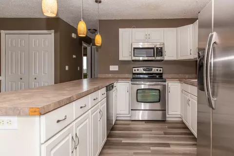 48 Custer Dr, Lincoln, ND 58504 photo 6