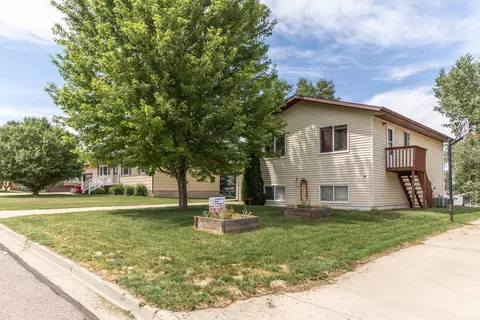 48 Custer Dr, Lincoln, ND 58504 photo 2