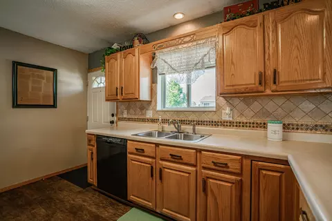 3212 Bethany Loop, Bismarck, ND 58503 photo 21