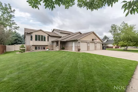 4723 Pintail Loop SE, Mandan, ND 58554 photo 3