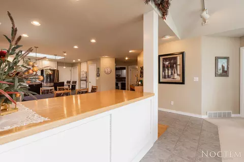 3016 N Shore Loop SE, Mandan, ND 58554 photo 9