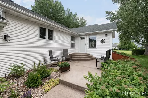 3016 N Shore Loop SE, Mandan, ND 58554 photo 12