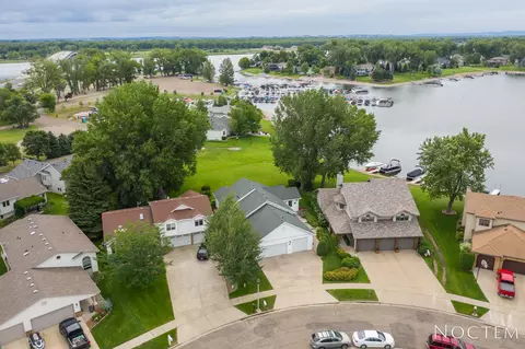3016 N Shore Loop SE, Mandan, ND 58554 photo 1